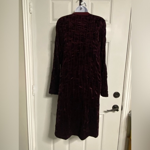 U- Maroon Textured Velvet V-Neck Cardigan - Picture 9 of 10